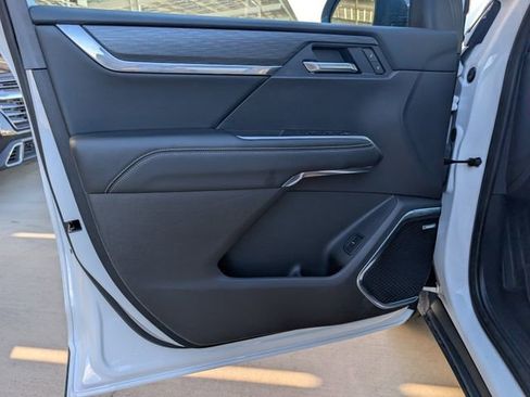 Used 2025 GMC Acadia Elevation image 20