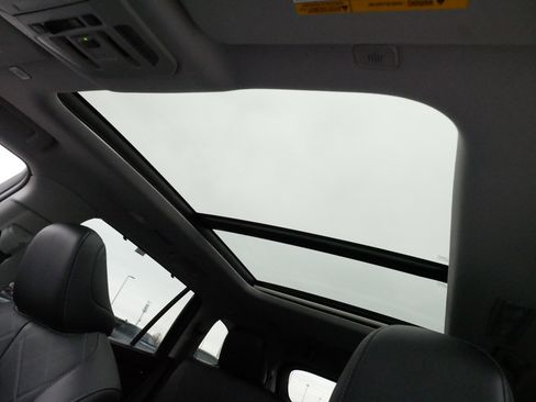 Used 2024 Toyota Highlander Platinum image 36