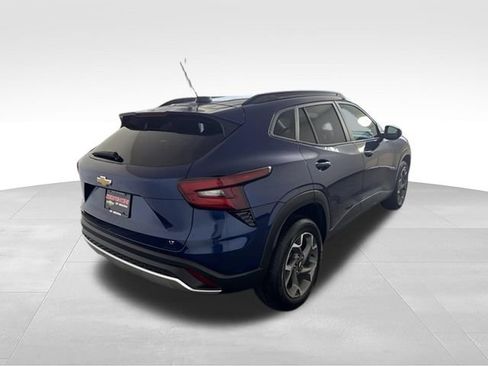 Used 2024 Chevrolet Trax LT FWD image 8