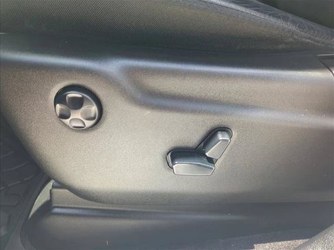 Used 2019 Jeep Grand Cherokee Altitude RWD image 28