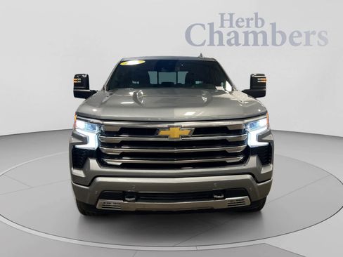 Used 2026 Chevrolet Silverado 1500 High Country w/ High Country Premium Package AWD/4WD image 2