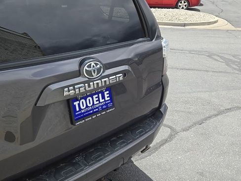 Used 2019 Toyota 4Runner SR5 Premium w/ Wilderness Package AWD/4WD image 11