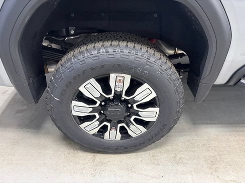 New 2026 GMC Sierra 2500 Denali w/ Denali Reserve Package AWD/4WD image 3