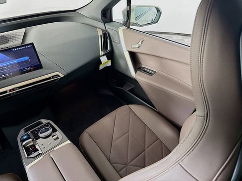 Used 2026 BMW iX xDrive45 image 24