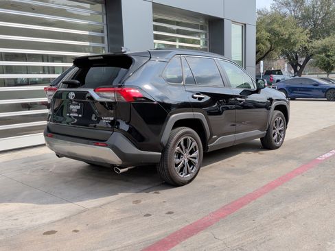 Used 2025 Toyota RAV4 Limited image 10