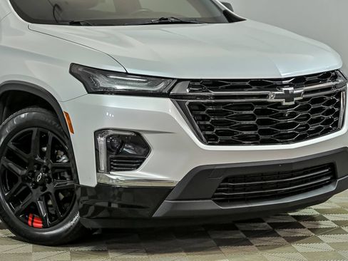 Used 2023 Chevrolet Traverse Premier w/ Redline Edition AWD/4WD image 2