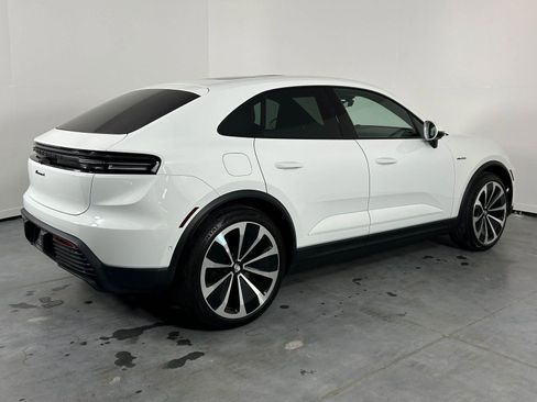 Used 2024 Porsche Macan 4 Electric image 7