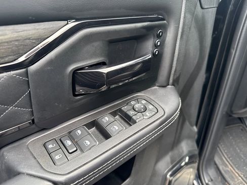 Used 2025 RAM 2500 Limited AWD/4WD image 14