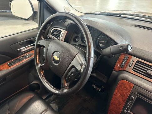 Used 2007 Chevrolet Suburban 2500 LT w/ LT Preferred Equipment Group image 12