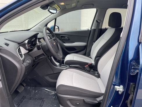 Used 2020 Chevrolet Trax LT image 21