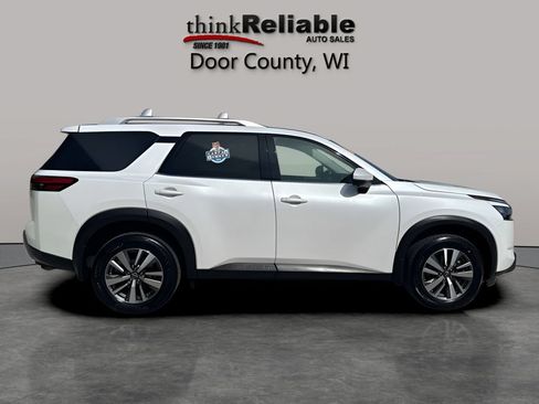 Used 2025 Nissan Pathfinder SL AWD/4WD image 6
