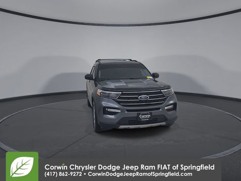 Used 2022 Ford Explorer XLT w/ Equipment Group 202A AWD/4WD image 4