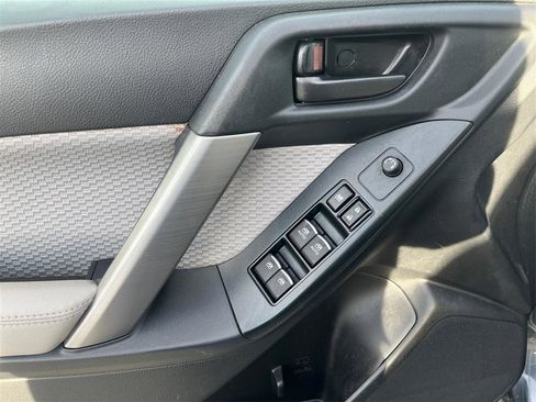 Used 2017 Subaru Forester 2.5i Premium w/ All-Weather Package image 18