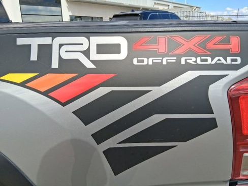 Used 2016 Toyota Tacoma TRD Off-Road w/ Towing Package image 9