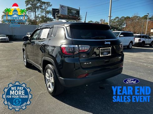 Used 2022 Jeep Compass Latitude image 3