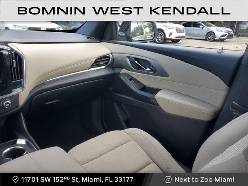 Used 2023 Chevrolet Traverse LS image 15