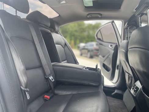Used 2015 Kia Cadenza Premium w/ Technology Package FWD image 28