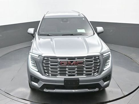 Used 2025 GMC Yukon XL Denali AWD/4WD image 30