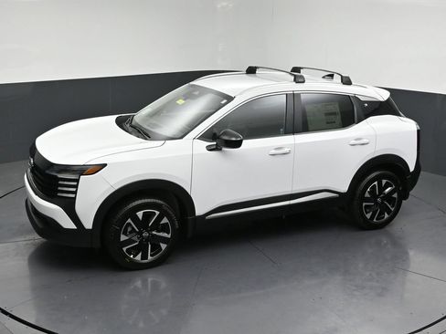 New 2026 Nissan Kicks SV w/ Cold Weather Package AWD/4WD image 24