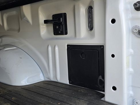 Used 2024 Ford F150 Platinum w/ FX4 Off-Road Package image 12