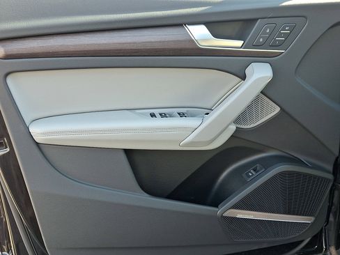 Used 2022 Audi Q5 2.0T Premium Plus image 12