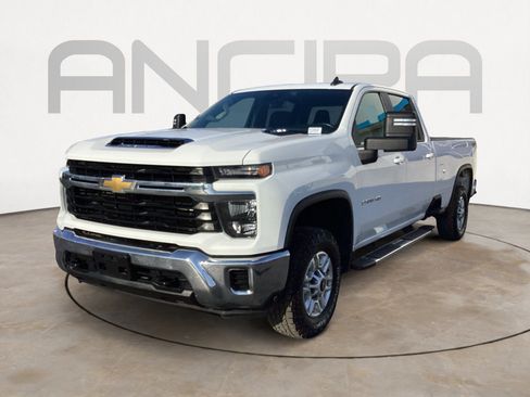Used 2024 Chevrolet Silverado 2500 LT image 9
