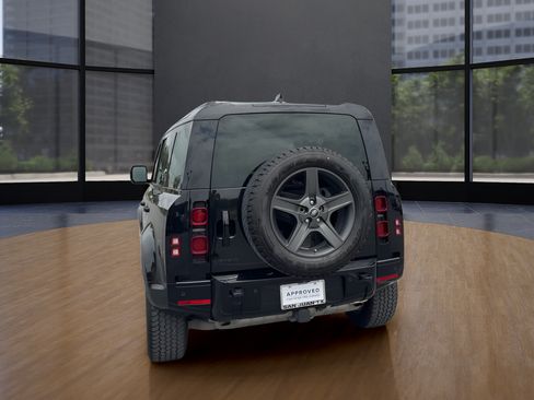 Used 2024 Land Rover Defender 110 X-Dynamic SE AWD/4WD image 6
