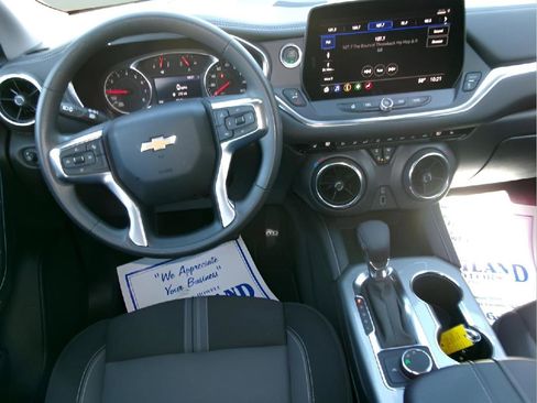 Used 2025 Chevrolet Blazer LT FWD image 11