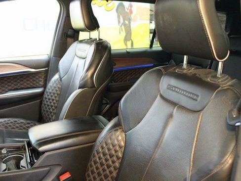 Used 2021 Jeep Grand Cherokee L Summit w/ Luxury Tech Group V image 24