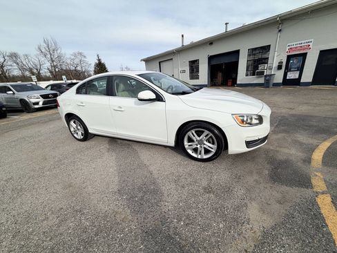 Used 2015 Volvo S60 T5 Premier image 6