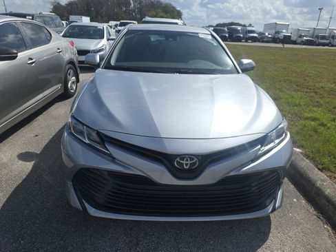 Used 2020 Toyota Camry LE image 2