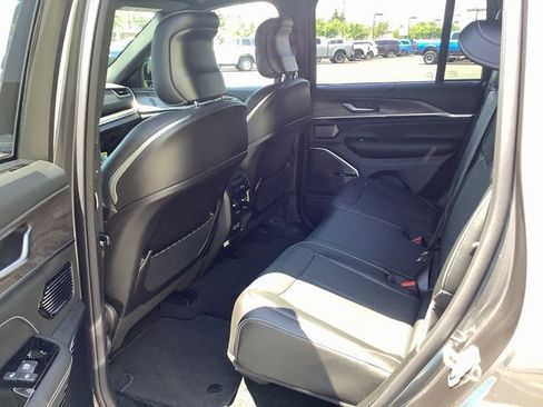 New 2023 Jeep Grand Cherokee Overland w/ Luxury Tech Group IV image 25