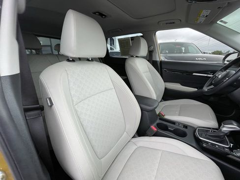Used 2021 Kia Seltos SX w/ SX Sunroof Package image 31