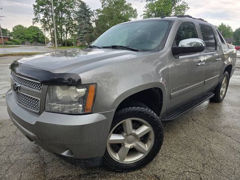 Used 2007 Chevrolet Avalanche LTZ w/ LTZ Preferred Equipment Group AWD/4WD image 1