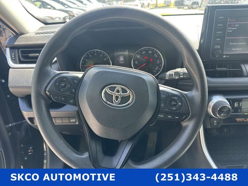 Used 2022 Toyota RAV4 XLE w/ Convenience Package image 18