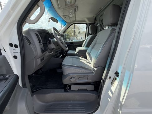 Used 2012 Nissan NV 2500 SV w/ Technology Pkg image 11