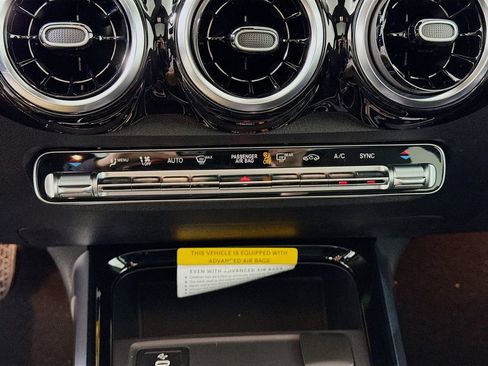 New 2026 Mercedes-Benz GLB 250 4MATIC image 18