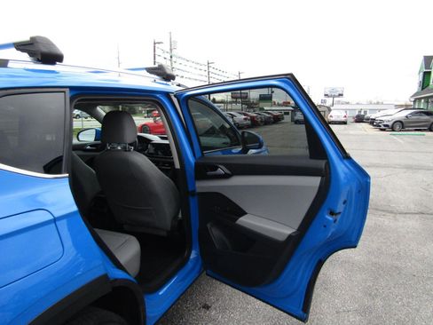 Used 2022 Volkswagen Taos SE image 20