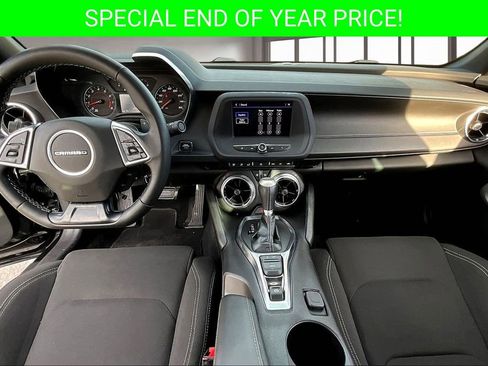 Used 2021 Chevrolet Camaro LT w/ RS Package image 7