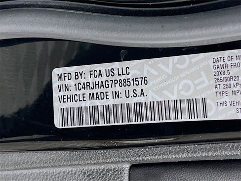 Used 2023 Jeep Grand Cherokee Altitude image 36