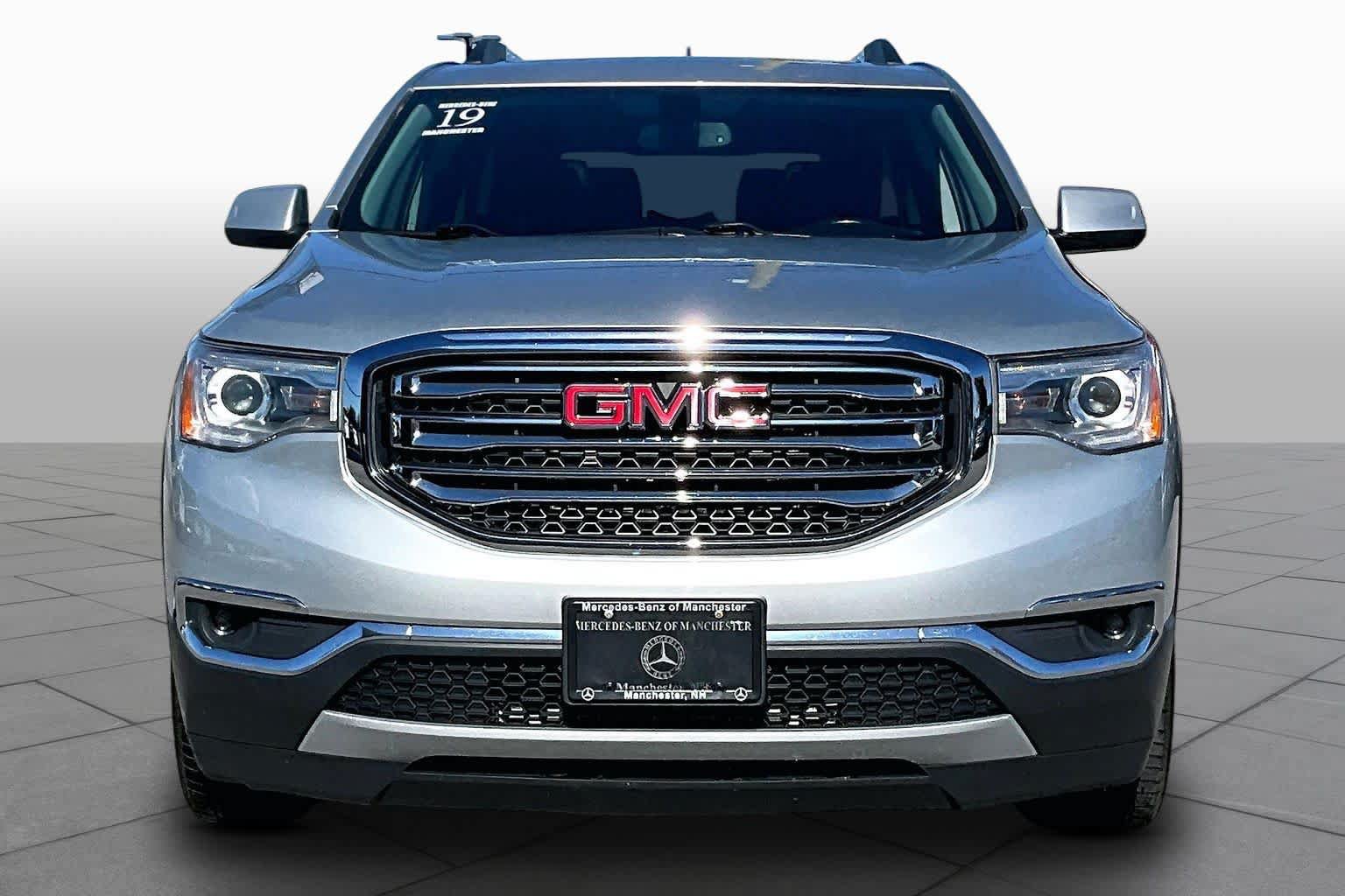 Used 2019 GMC Acadia SLT AWD/4WD image 4
