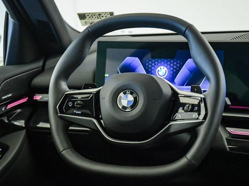 Used 2026 BMW 530i RWD image 13