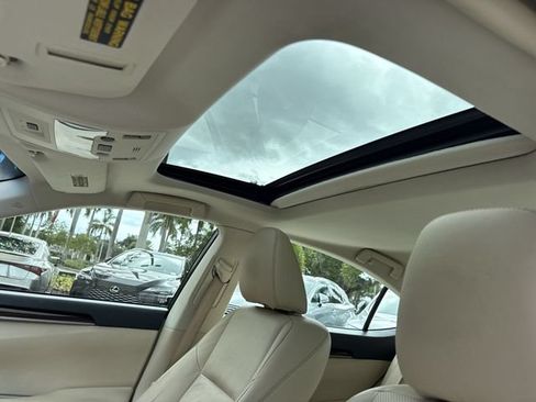 Used 2014 Lexus ES 350 w/ Luxury Package FWD image 22