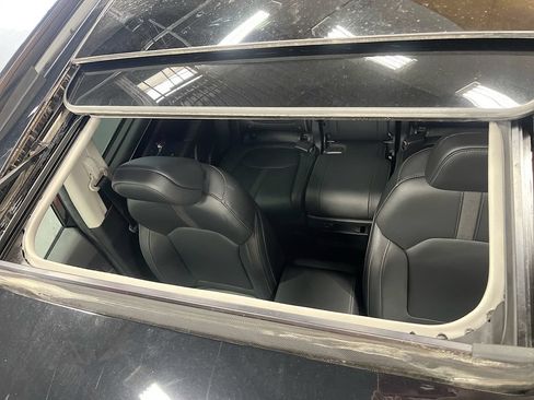 Used 2024 Honda Pilot Touring image 23