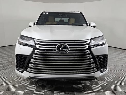 Used 2025 Lexus LX 600 4WD w/ Luxury Package image 2
