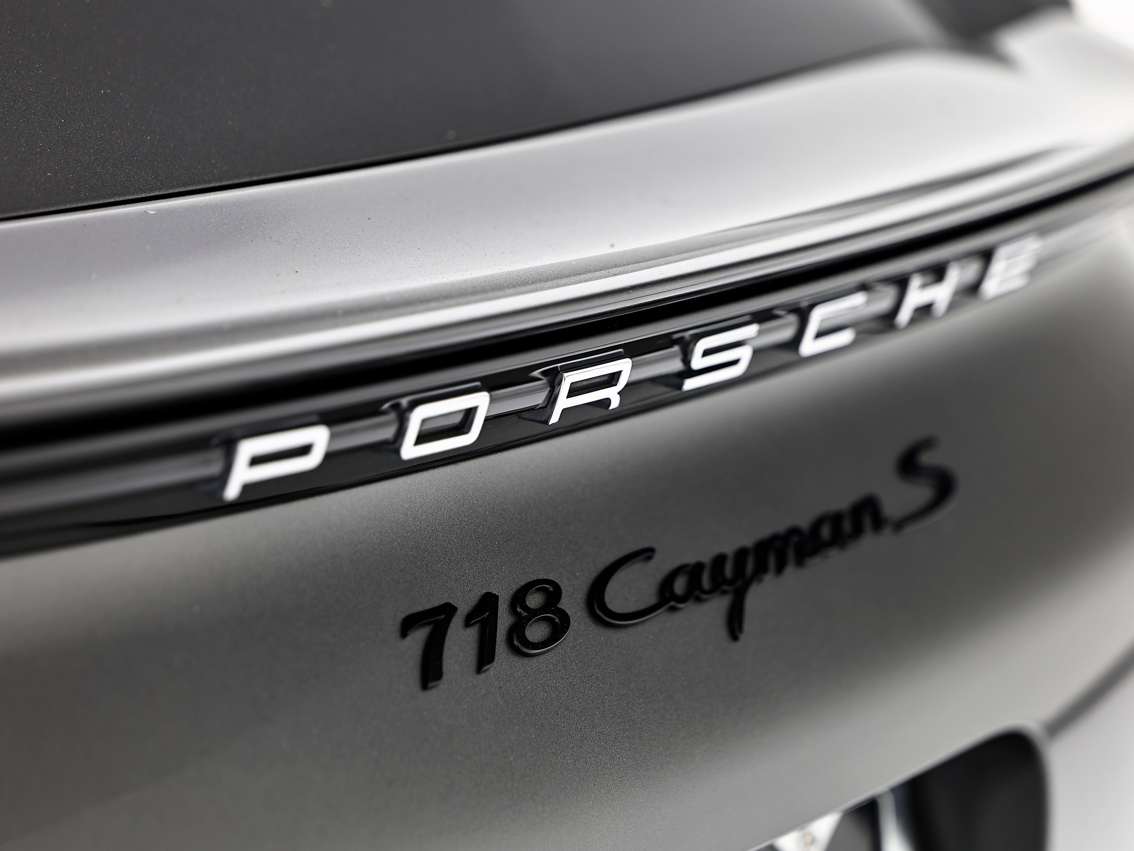 Used 2018 Porsche 718 Cayman S RWD image 12
