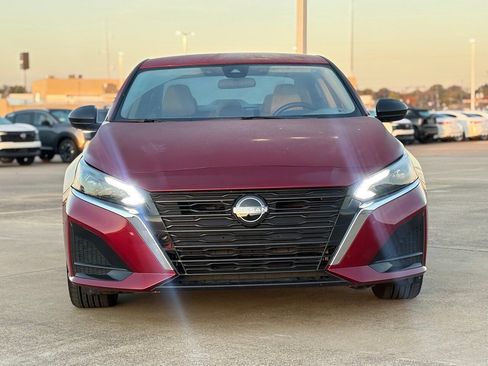 Certified 2024 Nissan Altima 2.5 SV image 3