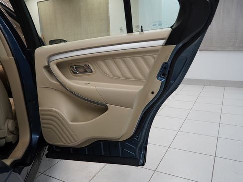 Used 2018 Ford Taurus SEL image 19