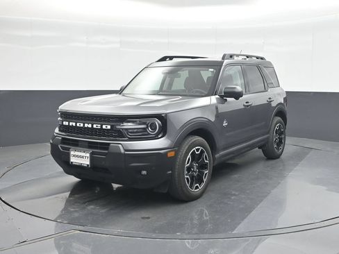 Certified 2025 Ford Bronco Sport Outer Banks w/ Outer Banks Tech Package+ AWD/4WD image 32