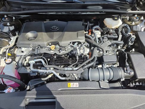 Used 2025 Toyota Camry SE FWD image 31